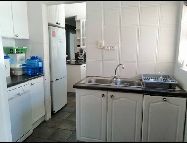 4 BEDROOM HOUSE RENTED IN SUMMERSTRAND